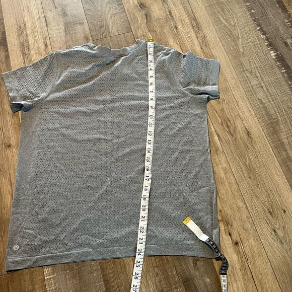 Lululemon gray top  - Picture 6 of 6